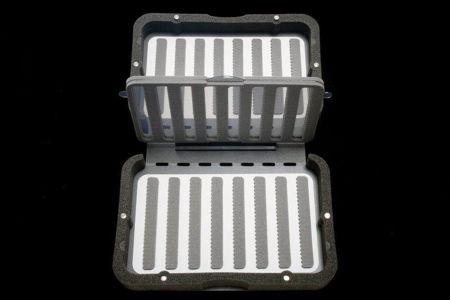 C&F Medium Lightweight Fly Case with Midge Flip